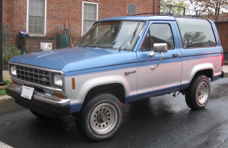 Ford Bronco II — photo illustrative
